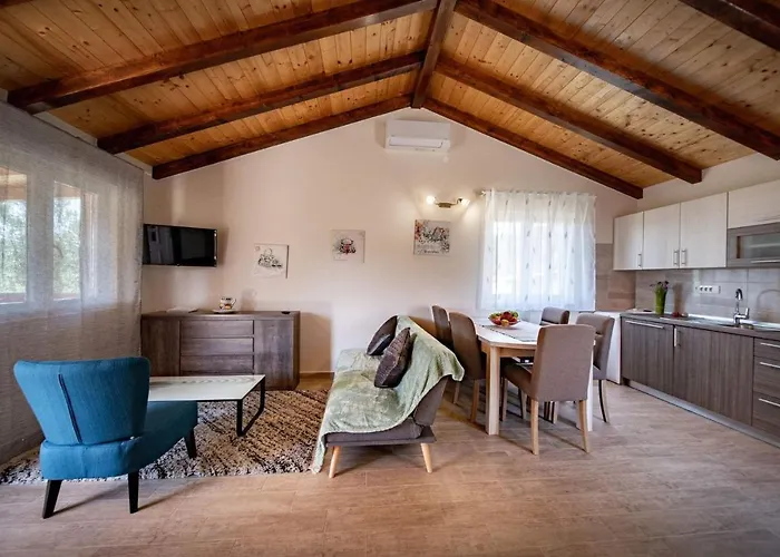 House Olive Tree Mundanije