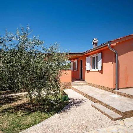 House Olive Tree Mundanije