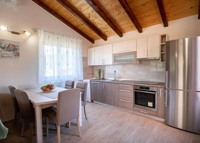 House Olive Tree Mundanije