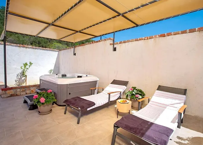 House Olive Tree * Mundanije